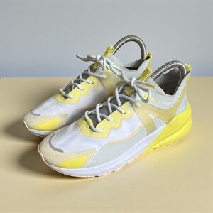 Fabletics Cheviot Performance Womens US 7 EU 37.5 - Semi Frozen Yellow Colorway